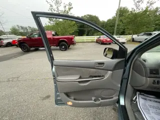Toyota Sienna 2006 CE 7-Passenger 4dr Mini-Van