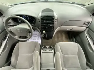 Toyota Sienna 2006 CE 7-Passenger 4dr Mini-Van