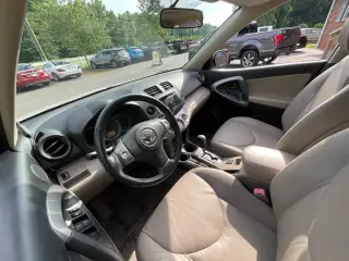 Toyota RAV4 2007 Limited 4dr SUV 4WD V6