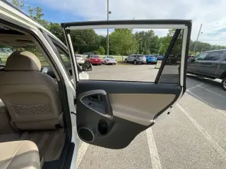 Toyota RAV4 2007 Limited 4dr SUV 4WD V6