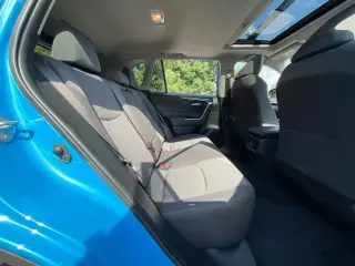 Toyota RAV4 2019 XLE 4dr SUV