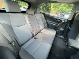 Toyota RAV4 2019 XLE 4dr SUV