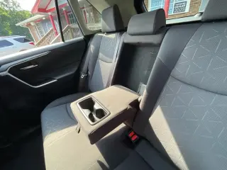 Toyota RAV4 2019 XLE 4dr SUV