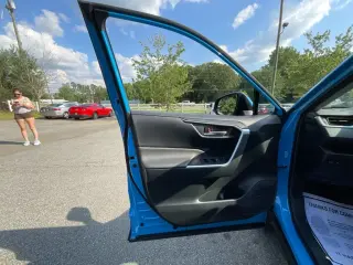 Toyota RAV4 2019 XLE 4dr SUV