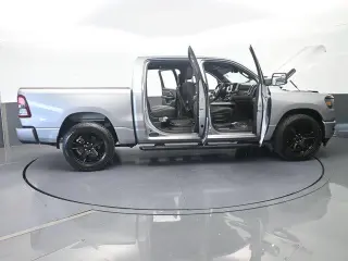 Ram 1500 2021 4x2 Big Horn 4dr Crew Cab 5.6 ft. SB Pickup