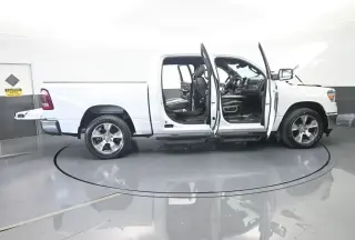 Ram 1500 2024 4x2 Laramie 4dr Crew Cab 5.6 ft. SB Pickup