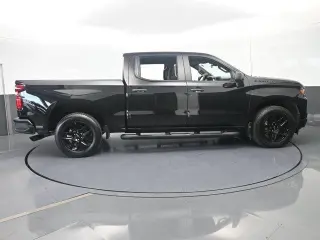 Chevrolet Silverado 1500 2025 4x2 Custom 4dr Crew Cab 5.8 ft. SB