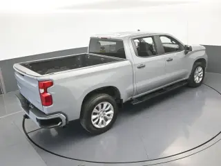 Chevrolet Silverado 1500 2024 4x2 Custom 4dr Crew Cab 5.8 ft. SB