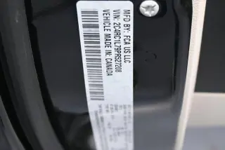 Chrysler Pacifica Plug-In Hybrid 2023 Touring L 4dr Mini-Van