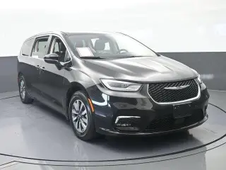 Chrysler Pacifica Plug-In Hybrid 2023 Touring L 4dr Mini-Van
