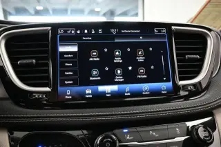 Chrysler Pacifica Plug-In Hybrid 2023 Touring L 4dr Mini-Van