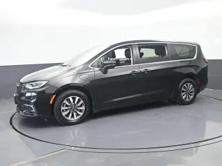Chrysler Pacifica Plug-In Hybrid 2023 Touring L 4dr Mini-Van