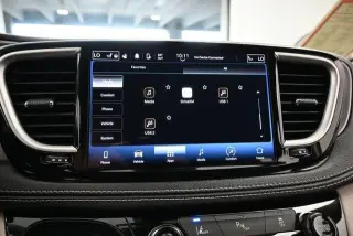 Chrysler Pacifica Plug-In Hybrid 2023 Touring L 4dr Mini-Van