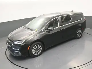 Chrysler Pacifica Plug-In Hybrid 2023 Touring L 4dr Mini-Van