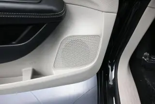 Chrysler Pacifica Plug-In Hybrid 2023 Touring L 4dr Mini-Van