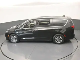 Chrysler Pacifica Plug-In Hybrid 2023 Touring L 4dr Mini-Van