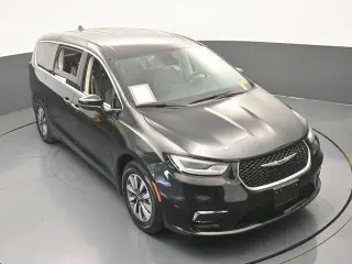Chrysler Pacifica Plug-In Hybrid 2023 Touring L 4dr Mini-Van
