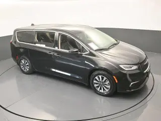 Chrysler Pacifica Plug-In Hybrid 2023 Touring L 4dr Mini-Van