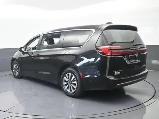 Chrysler Pacifica Plug-In Hybrid 2023 Touring L 4dr Mini-Van