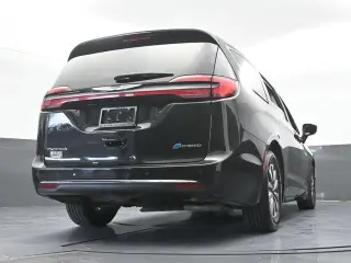 Chrysler Pacifica Plug-In Hybrid 2023 Touring L 4dr Mini-Van