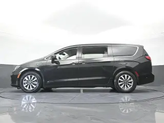 Chrysler Pacifica Plug-In Hybrid 2023 Touring L 4dr Mini-Van