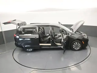 Chrysler Pacifica Plug-In Hybrid 2023 Touring L 4dr Mini-Van