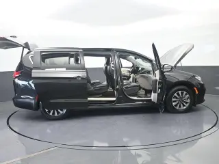 Chrysler Pacifica Plug-In Hybrid 2023 Touring L 4dr Mini-Van