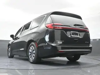 Chrysler Pacifica Plug-In Hybrid 2023 Touring L 4dr Mini-Van