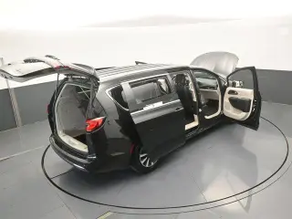 Chrysler Pacifica Plug-In Hybrid 2023 Touring L 4dr Mini-Van
