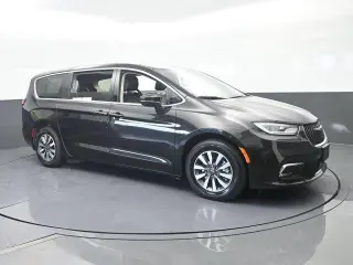 Chrysler Pacifica Plug-In Hybrid 2023 Touring L 4dr Mini-Van