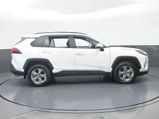 Toyota RAV4 2025 XLE 4dr SUV