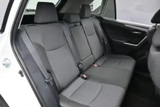 Toyota RAV4 2025 XLE 4dr SUV