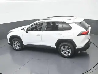 Toyota RAV4 2025 XLE 4dr SUV