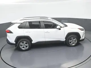Toyota RAV4 2025 XLE 4dr SUV
