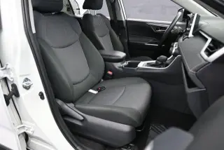 Toyota RAV4 2025 XLE 4dr SUV