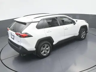 Toyota RAV4 2025 XLE 4dr SUV
