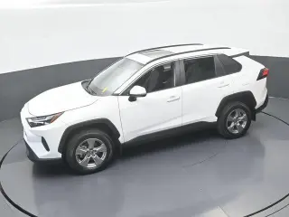 Toyota RAV4 2025 XLE 4dr SUV