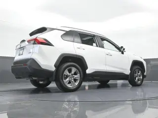 Toyota RAV4 2025 XLE 4dr SUV