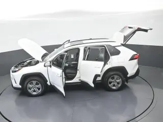 Toyota RAV4 2025 XLE 4dr SUV