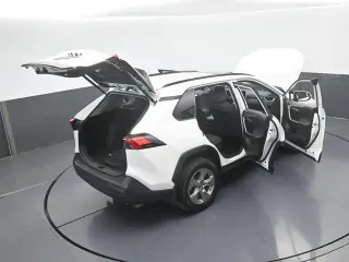 Toyota RAV4 2025 XLE 4dr SUV