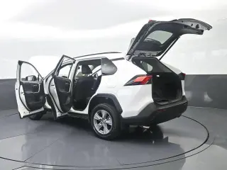 Toyota RAV4 2025 XLE 4dr SUV