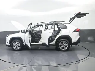 Toyota RAV4 2025 XLE 4dr SUV
