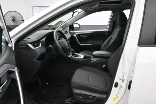 Toyota RAV4 2025 XLE 4dr SUV