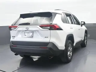 Toyota RAV4 2025 XLE 4dr SUV