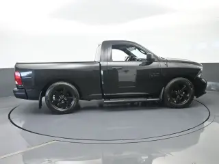 Ram 1500 2018 4x2 Express 2dr Regular Cab 6.3 ft. SB Pickup