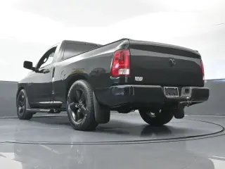 Ram 1500 2018 4x2 Express 2dr Regular Cab 6.3 ft. SB Pickup