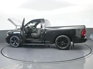 Ram 1500 2018 4x2 Express 2dr Regular Cab 6.3 ft. SB Pickup