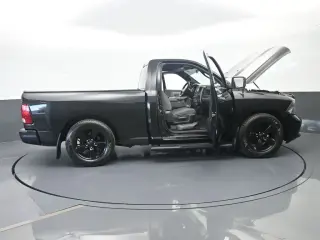 Ram 1500 2018 4x2 Express 2dr Regular Cab 6.3 ft. SB Pickup