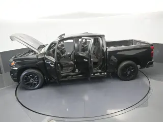 Chevrolet Silverado 1500 2024 4x2 Custom 4dr Crew Cab 5.8 ft. SB