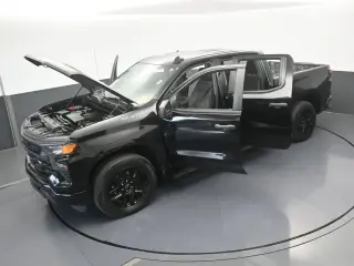 Chevrolet Silverado 1500 2024 4x2 Custom 4dr Crew Cab 5.8 ft. SB